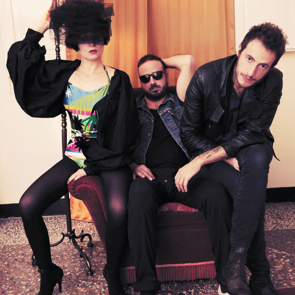 WOLHER GOES STRANGER Love Can't Talk